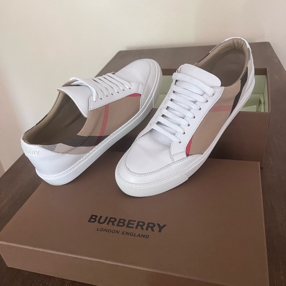 Burberry low top sneaker